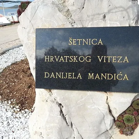 Dekovic Apartamento *